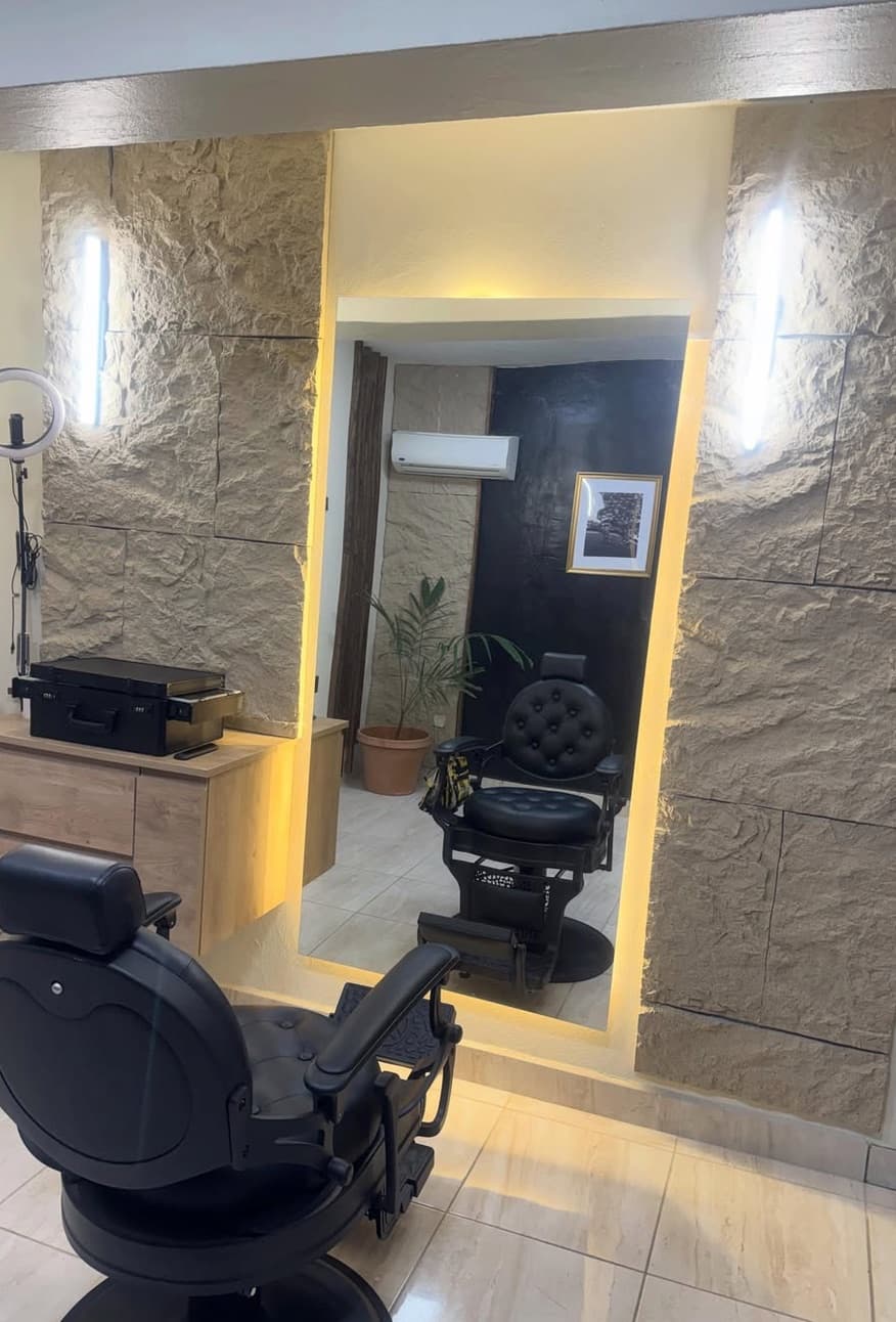 Inside the Ivarlux barbershop — photo 6